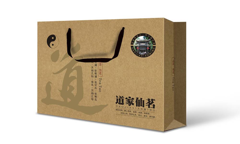 瓶中宇宙开启嗅觉盛宴——包装设计如何构建多维度的香水体验空间？